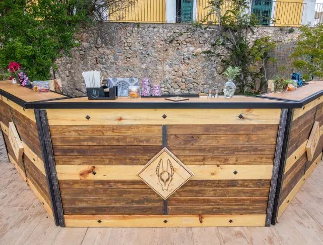 Mobile Bar Services: The Key to an Unforgettable Event in Ibiza